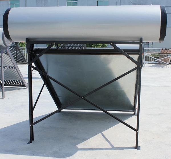 Integrated pressurized flat plate solar water heater